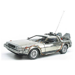Back to the Future DeLorean Time Machine 1/25th Scale Snap-Fit Model Kit