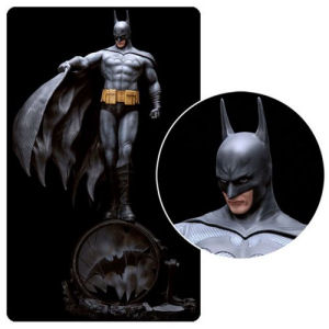 Fantasy Figure Gallery DC Comics Collection Batman by Luis Royo Resin Statue