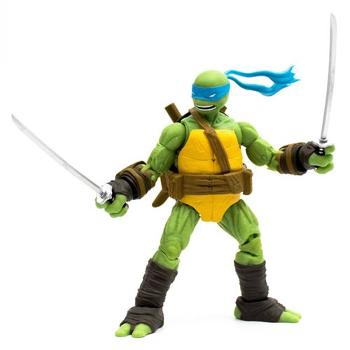 Teenage Mutant Ninja Turtles 5 Inch Leonardo (Comic Heroes) BST AXN Best Action Figure. Includes interchangeable head portrait with amazing expressions and eye deco and 3 sets of hand gestures including gripping trigger