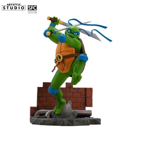 Teenage Mutant Ninja Turtles Leonardo SFC 1:10 Scale Action Figure. Leonardo, the leader and most serious of the Ninja Turtles. As a true disciple of Splinter, he tries to guide his fellow brothers towards the practice of Ninjutsu while taking care 